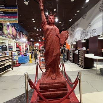Hershey’s Chocolate World - Twizzlers Statue of Liberty - Chocolatiers & Shops Near Me - Las Vegas, Nevada