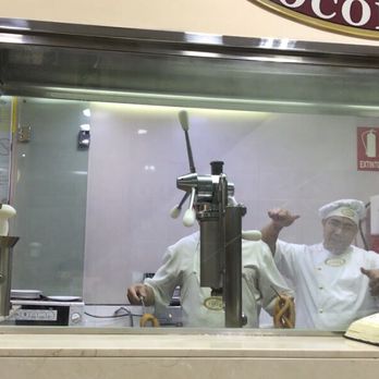 Chocolatería 1902 - lively kitchen - Breakfast & Brunch Near Me - Madrid, M
