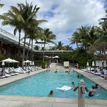The Miami Beach EDITION - The side pool, get there early to reserve your seat! - Hotels Near Me - Miami Beach, Florida The Miami Beach EDITION - The side pool, get there early to reserve your seat! - Hotels Near Me - Miami Beach, Florida