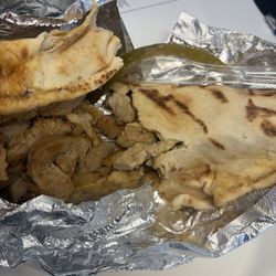 Mediterranean Grill House - Chicken schwarma pita