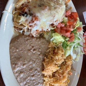 Amiga Cafe - Chili Chile Relleno Plate - Mexican Near Me - San Antonio, Texas Amiga Cafe - Chili Chile Relleno Plate - Mexican Near Me - San Antonio, Texas