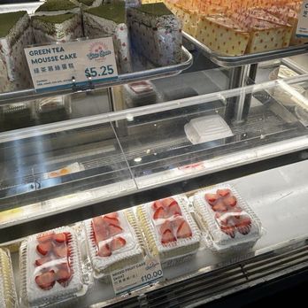 Chiu Quon Bakery & Dim Sum - Bakeries Near Me - Chicago, Illinois