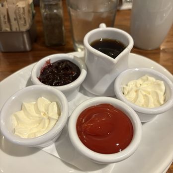 Wildberry Pancakes and Cafe - Breakfast & Brunch Near Me - Chicago, Illinois