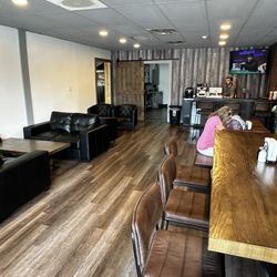 European Market & Bistro - Dining room