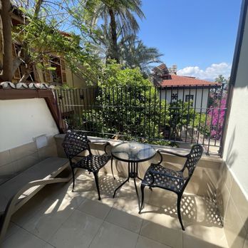 Doğan Hotel - Balcony looking to the yard - Hotels Near Me - Antalya, 07