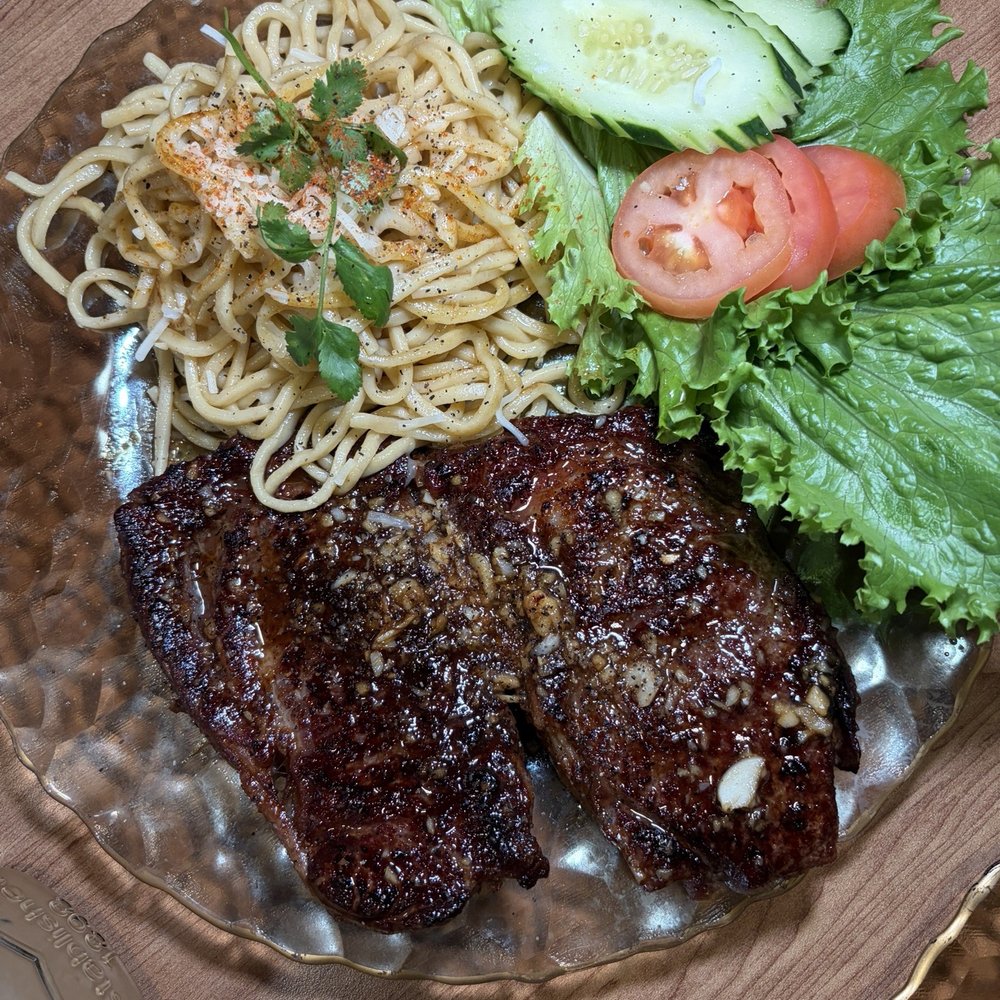 Me’s Kitchen - Vietnamese Near Me - Sacramento, California