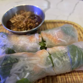 Ocean Grill & Bar - Spring rolls on point - Vietnamese Near Me - Chicago, Illinois