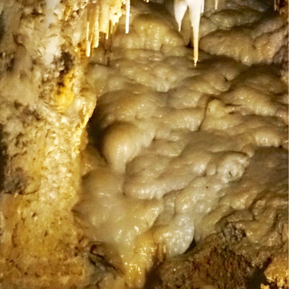 Crystal Lake Cave - Niagra Falls - Tours Near Me - Dubuque, Iowa Crystal Lake Cave - Niagra Falls - Tours Near Me - Dubuque, Iowa