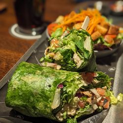 Puttshack - Edina - Cali chicken wrap