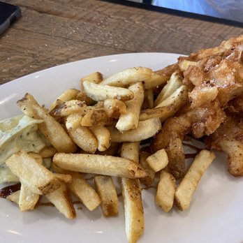 Fenelon Falls Brewing - Fish and chips ($22) - Breweries Near Me - Kawartha Lakes, Ontario Fenelon Falls Brewing - Fish and chips ($22) - Breweries Near Me - Kawartha Lakes, Ontario