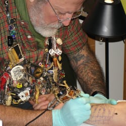 Fercioni Tattoo - Gian Maurizio Fercioni all'opera