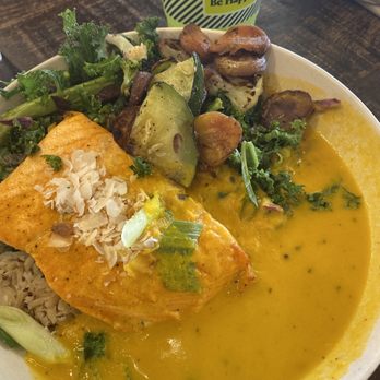 Modern Market Eatery - Curry Salmon Bowl - Salad Near Me - Austin, Texas