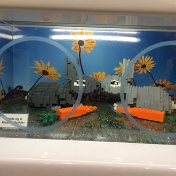 The LEGO Store - Toy Stores Near Me - Milwaukee, Wisconsin