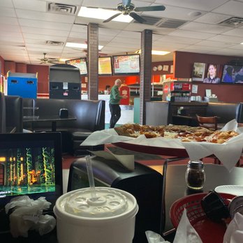 Il Primo Pizza & Wings - Very nice cashier - Pizza Near Me - Phoenix, Arizona Il Primo Pizza & Wings - Very nice cashier - Pizza Near Me - Phoenix, Arizona