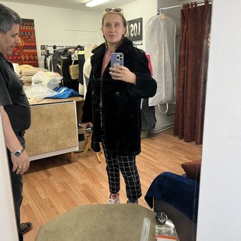 Karen's Tailoring - Vintage faux fur coat - Sewing & Alterations Near Me - Sherman Oaks, California Karen's Tailoring - Vintage faux fur coat - Sewing & Alterations Near Me - Sherman Oaks, California