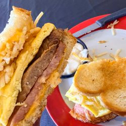 Sunny's Café - Breakfast sandwich