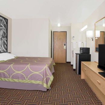 Super 8 by Wyndham Bloomfield - Guest room - Hotels Near Me - Bloomfield, New Mexico Super 8 by Wyndham Bloomfield - Guest room - Hotels Near Me - Bloomfield, New Mexico