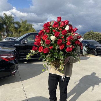 April Flowers - Florists Near Me - Pico Rivera, California April Flowers - Florists Near Me - Pico Rivera, California