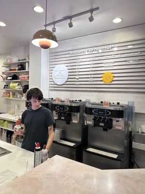 normal ice cream store by null