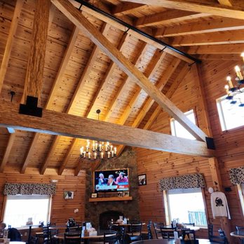 Black Dog Tavern - American Near Me - Bellville, Ohio