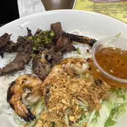 Pho Oi - Combination vermicelli bowl
