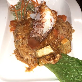 Tiny Pyramid - Lobster pad thai - Cafes Near Me - Honolulu, Hawaii Tiny Pyramid - Lobster pad thai - Cafes Near Me - Honolulu, Hawaii