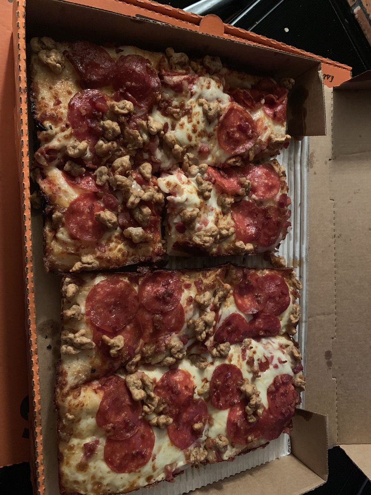 LITTLE CAESAR’S PIZZA Updated August 2024 11 Reviews 215 Forest