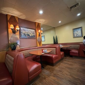 Tallyrand Restaurant - inside seating - Diners Near Me - Burbank, California Tallyrand Restaurant - inside seating - Diners Near Me - Burbank, California