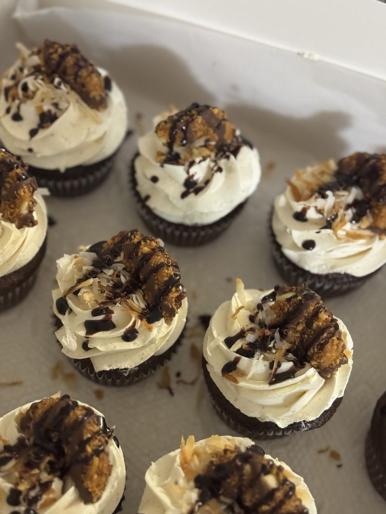 Cake Monkey Bakery Logo