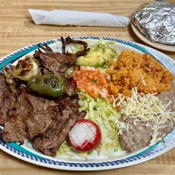 Taco N Madre - Steak special dinner with corn tortillas.