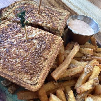 Joes Green Barn - grilled marble rye, thousand on the side - Breakfast & Brunch Near Me - McKinleyville, California Joes Green Barn - grilled marble rye, thousand on the side - Breakfast & Brunch Near Me - McKinleyville, California