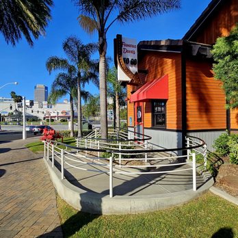 Famous Dave's - Long Beach - Famous Dave's Pickup Area! - Barbeque Near Me - Long Beach, California Famous Dave's - Long Beach - Famous Dave's Pickup Area! - Barbeque Near Me - Long Beach, California