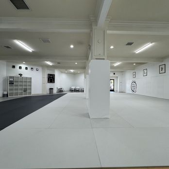 Lokahi Jiu Jitsu - Lokahi Jiu Jitsu clean and spacious facilities.

Jiu Jitsu in Temecula. Programs for Kids and Adults. Gi and No-Gi grappling. - Brazilian Jiu-jitsu Near Me - Temecula, California