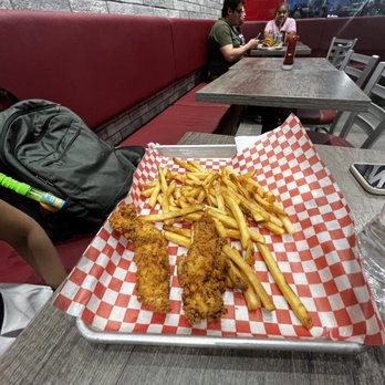 Gladiator Burger & Steaks - Kids meal ( big portions) - Burgers Near Me - Mississauga, Ontario Gladiator Burger & Steaks - Kids meal ( big portions) - Burgers Near Me - Mississauga, Ontario