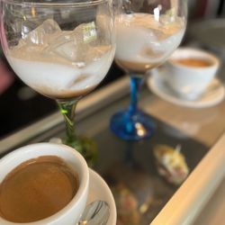 Oria Txiki - Americano + Licor de café + hielos... y terracita