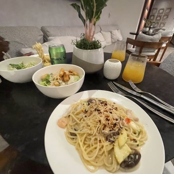 Longboard Club - Delicious pasta of the day - Breakfast & Brunch Near Me - Honolulu, Hawaii