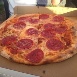 Gromadka Cafe Savana - Salami "Miami" Pizza