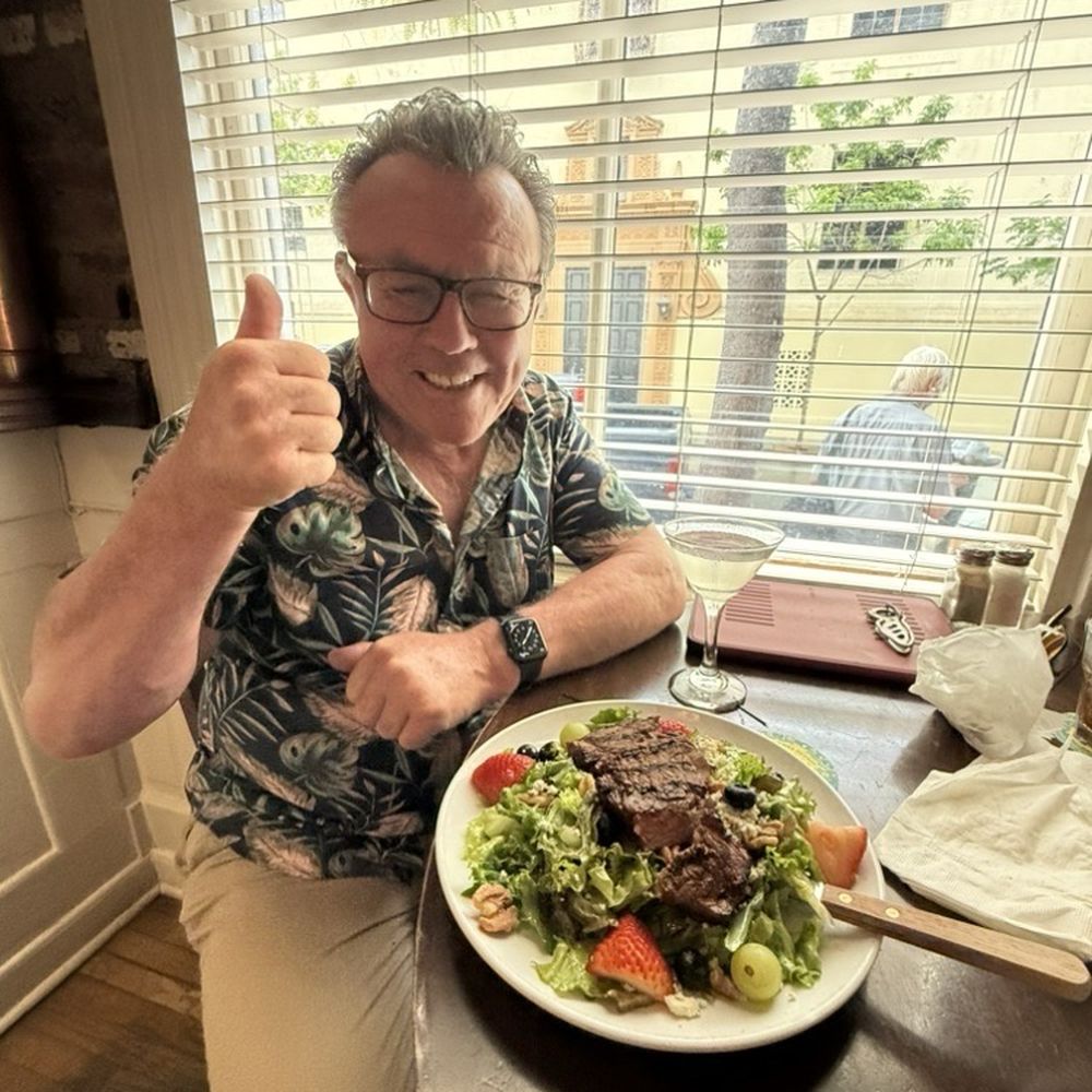 Kiwi Billy and a steak salad