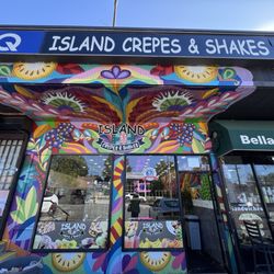 Island crepes and shakes