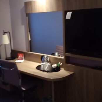 Leonardo Hotel - Desk - Hotels Near Me - Gt Lon, XGL