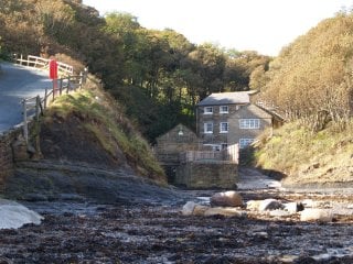 YHA Boggle Hole by null