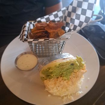 Que Chevere - Chicken arepa and plantain chips - Venezuelan Near Me - Mesa, Arizona