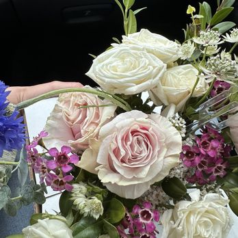 J Flowers - Wilted roses - Florists Near Me - Redondo Beach, California J Flowers - Wilted roses - Florists Near Me - Redondo Beach, California
