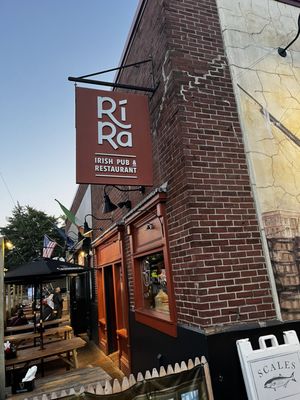Rí Rá Irish Pub & Restaurant by null