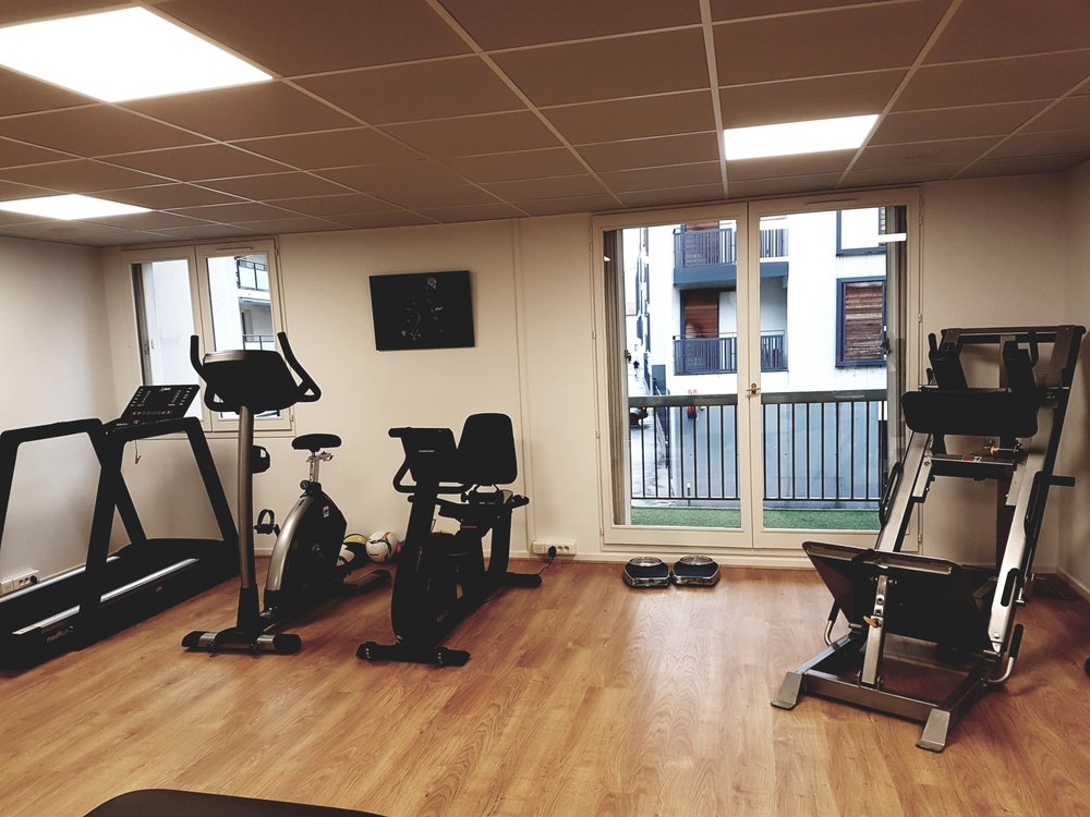 MACÉ SANTÉ 20 rue de Gerland, Lyon, France Medical Centers Phone