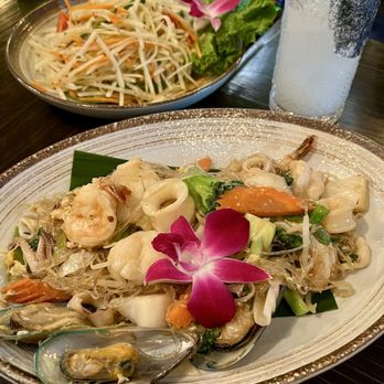 Lan Larb Chiang Mai - Pad Woon Sen Som Tum (Papaya salad)** - Thai Near Me - New York, New York