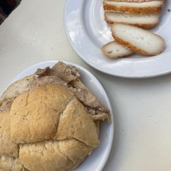Ginjinha Popular - Bifana and Cheese - Bifana and Queijo Misto