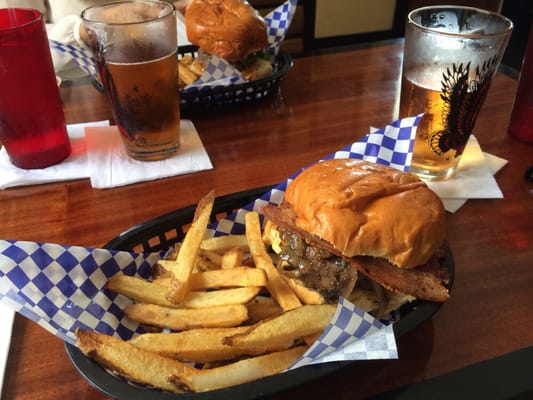 Junction Bar & Grill by null