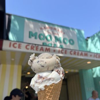 Moo Moo Mia - Ferrero Rocher & Peanut Butter Cup Waffle cone - Ice Cream & Frozen Yogurt Near Me - Monrovia, California Moo Moo Mia - Ferrero Rocher & Peanut Butter Cup Waffle cone - Ice Cream & Frozen Yogurt Near Me - Monrovia, California