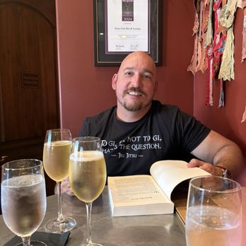 Hotel Cheval - Wine at the bar - Hotels Near Me - Paso Robles, California Hotel Cheval - Wine at the bar - Hotels Near Me - Paso Robles, California